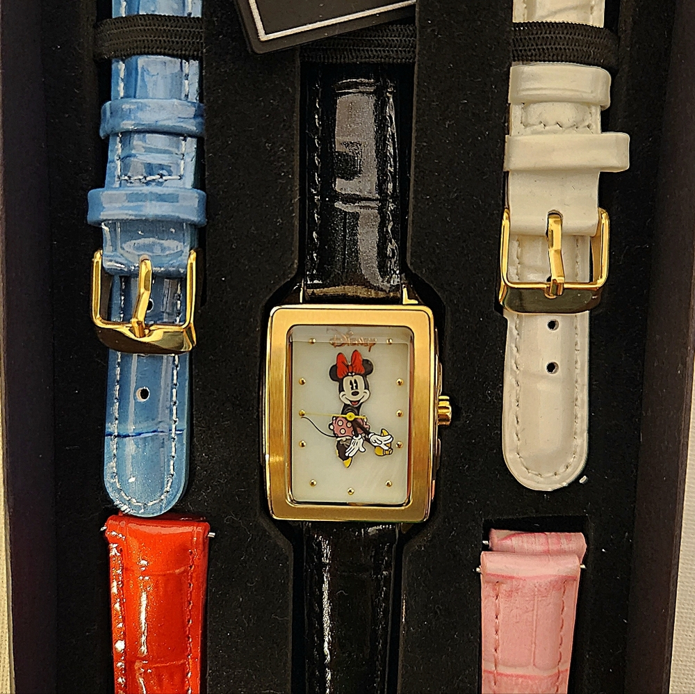 New With tags. Disney Minnie Mouse Watch, changeable band